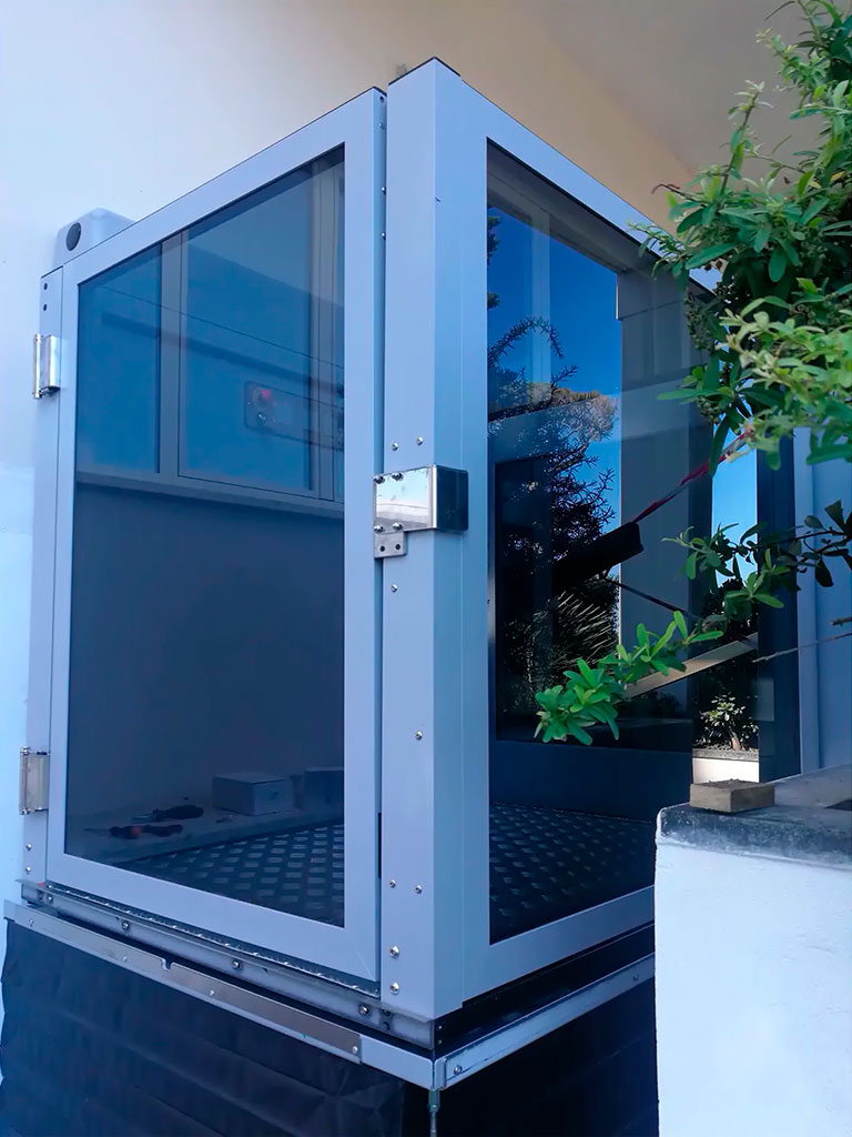 instalacion-de-salva-escaleras-verticales--murcia