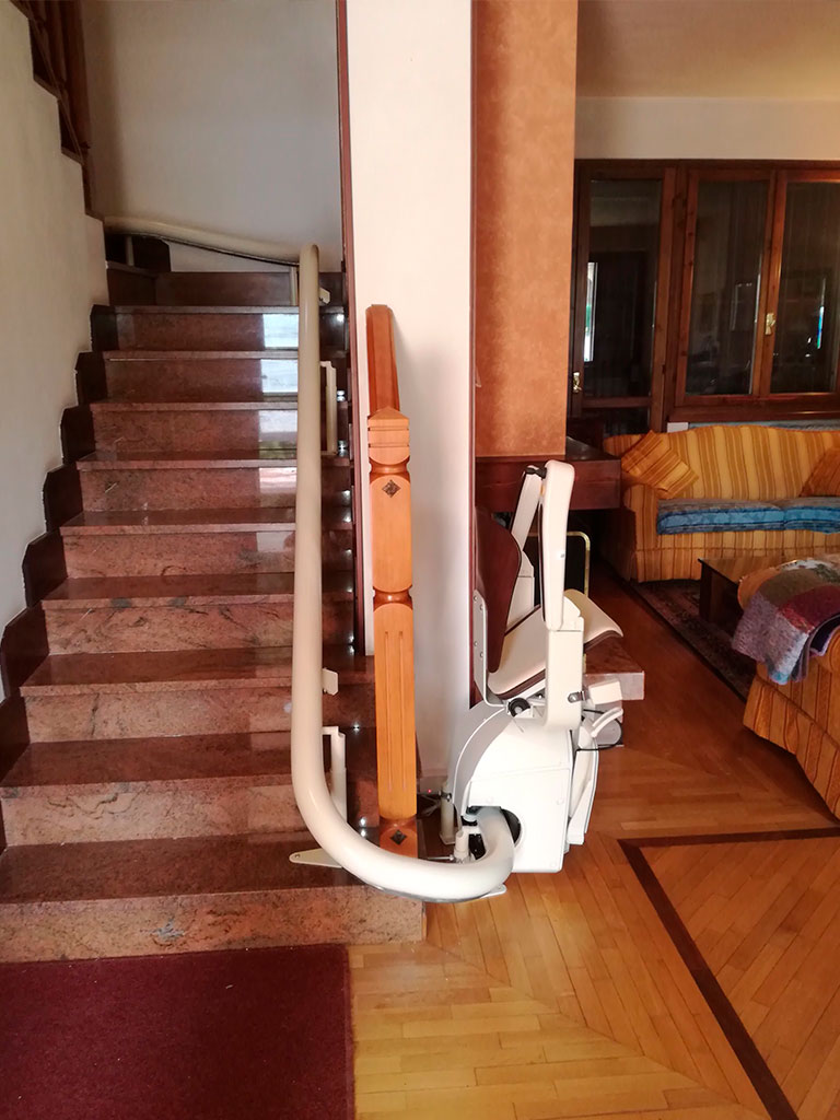 instalacion-de-sillas-salvaescaleras-curvas-murcia